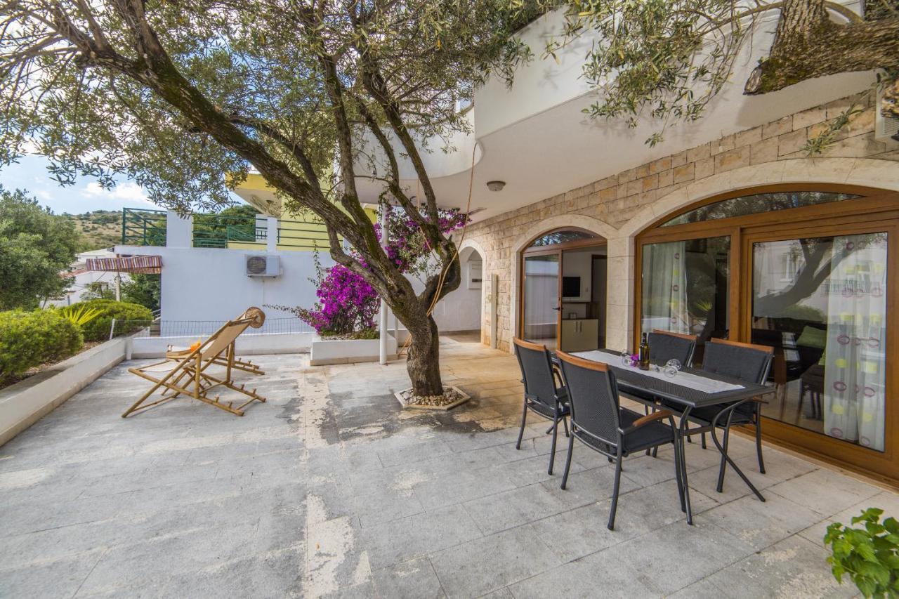 Apartmani Aida Živogošće エクステリア 写真