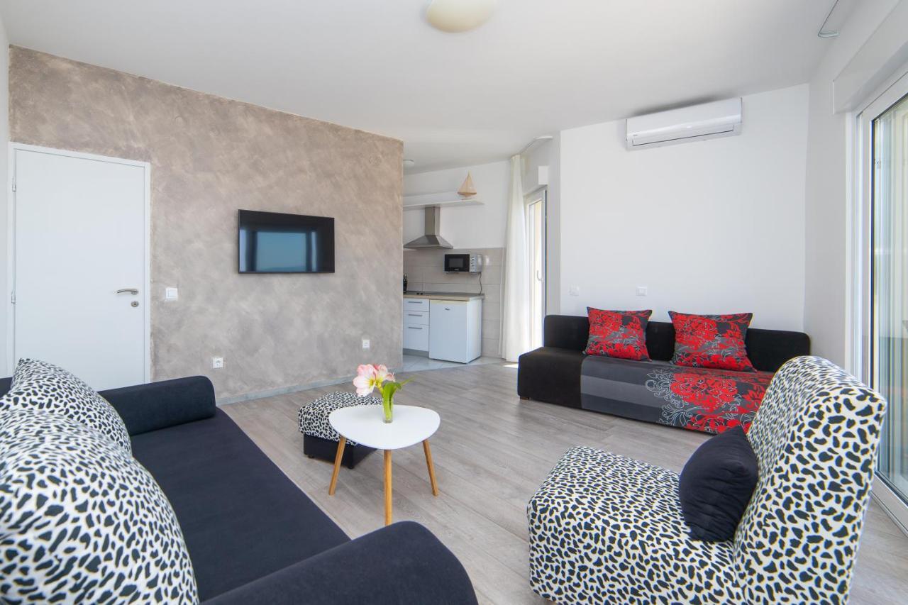 Apartmani Aida Živogošće エクステリア 写真