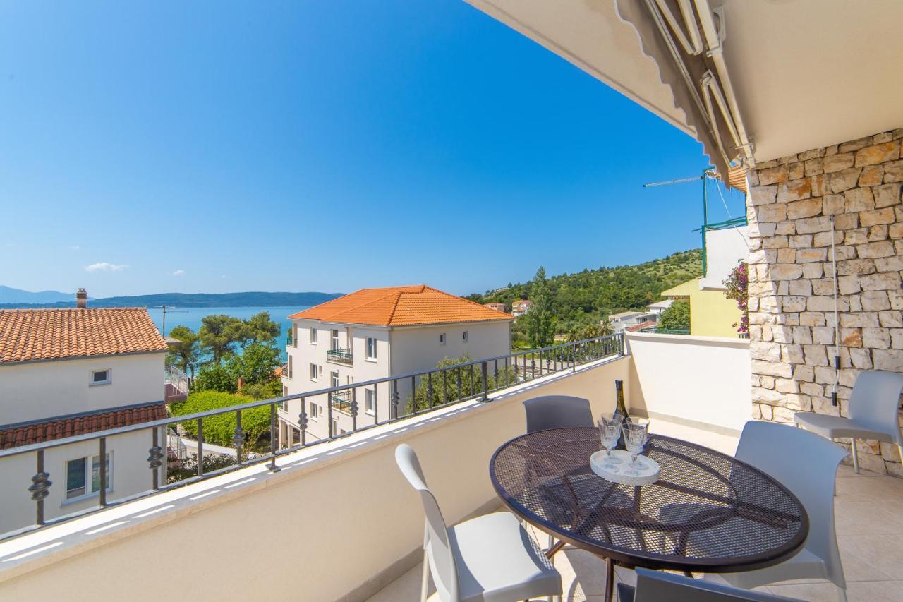 Apartmani Aida Živogošće エクステリア 写真