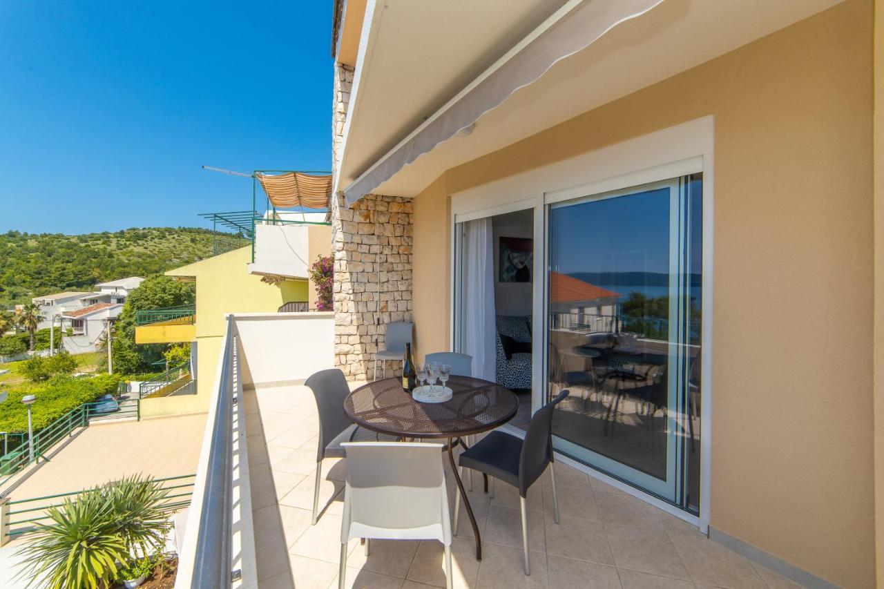 Apartmani Aida Živogošće エクステリア 写真