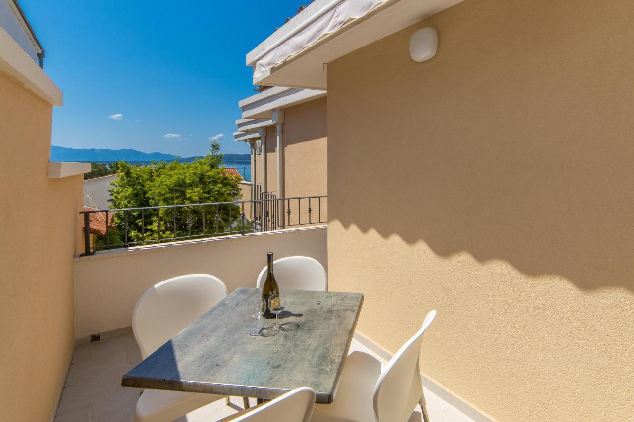Apartmani Aida Živogošće エクステリア 写真