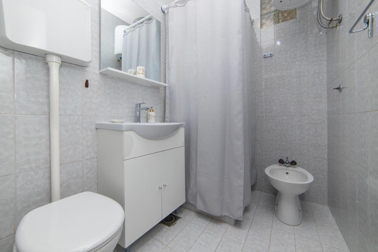 Apartmani Aida Živogošće エクステリア 写真