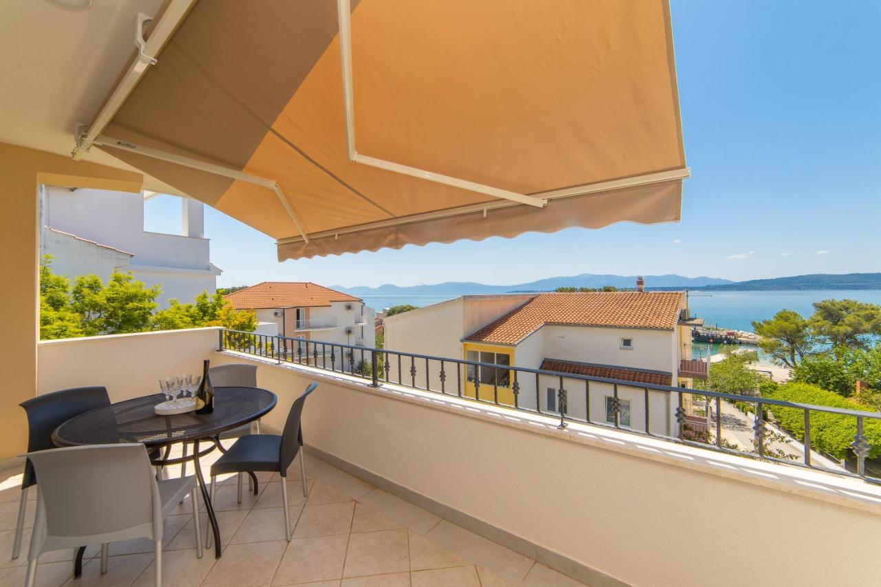 Apartmani Aida Živogošće エクステリア 写真