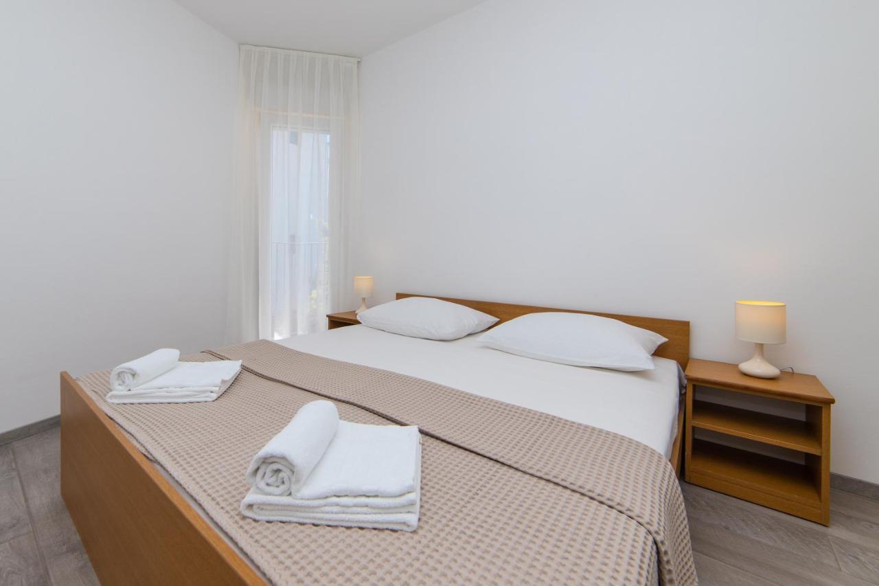 Apartmani Aida Živogošće エクステリア 写真