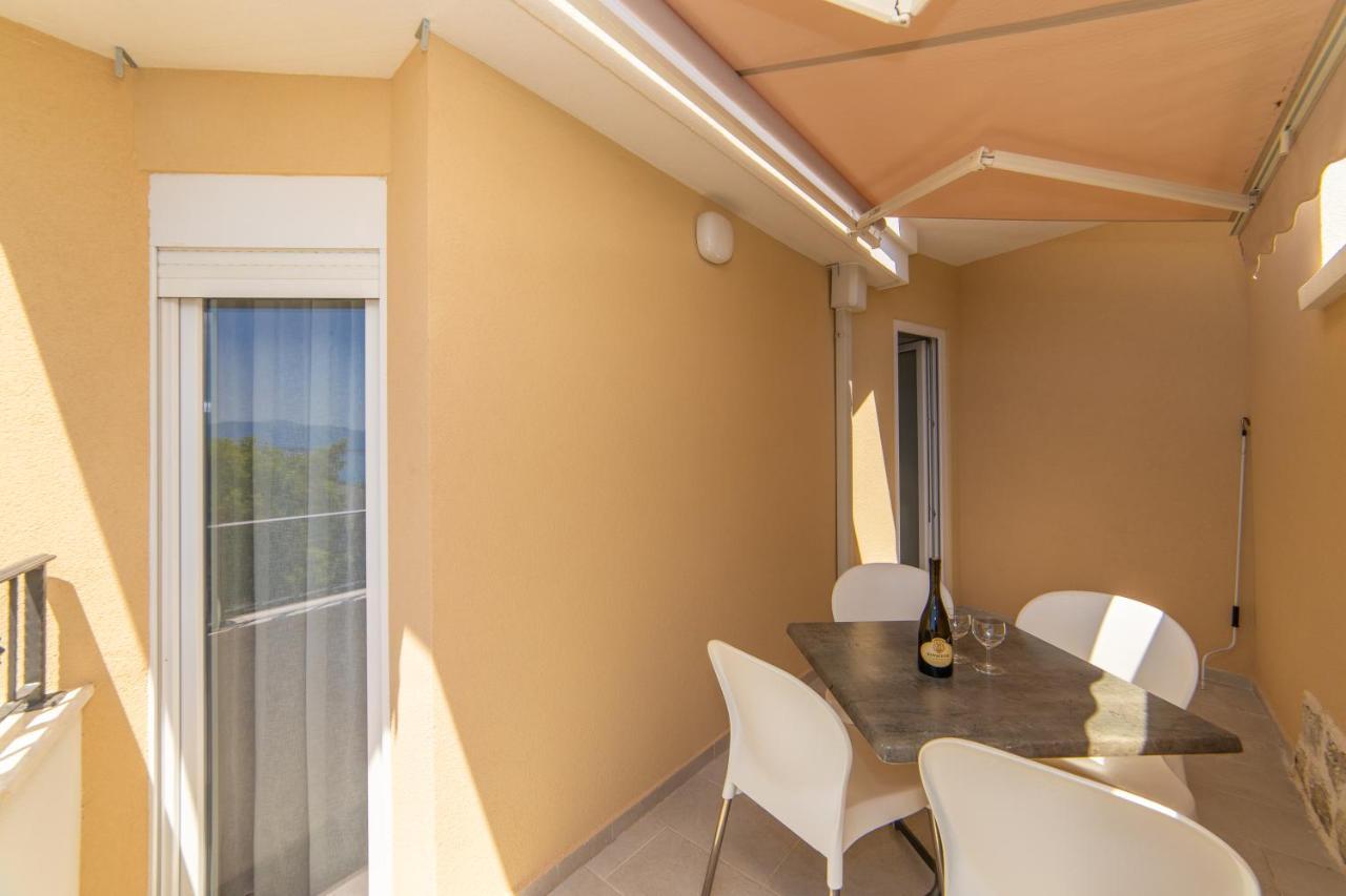 Apartmani Aida Živogošće エクステリア 写真