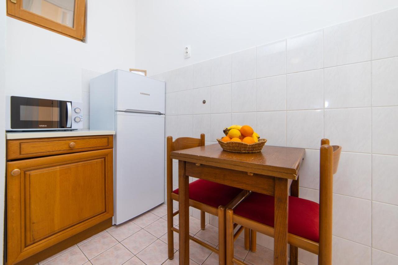Apartmani Aida Živogošće エクステリア 写真