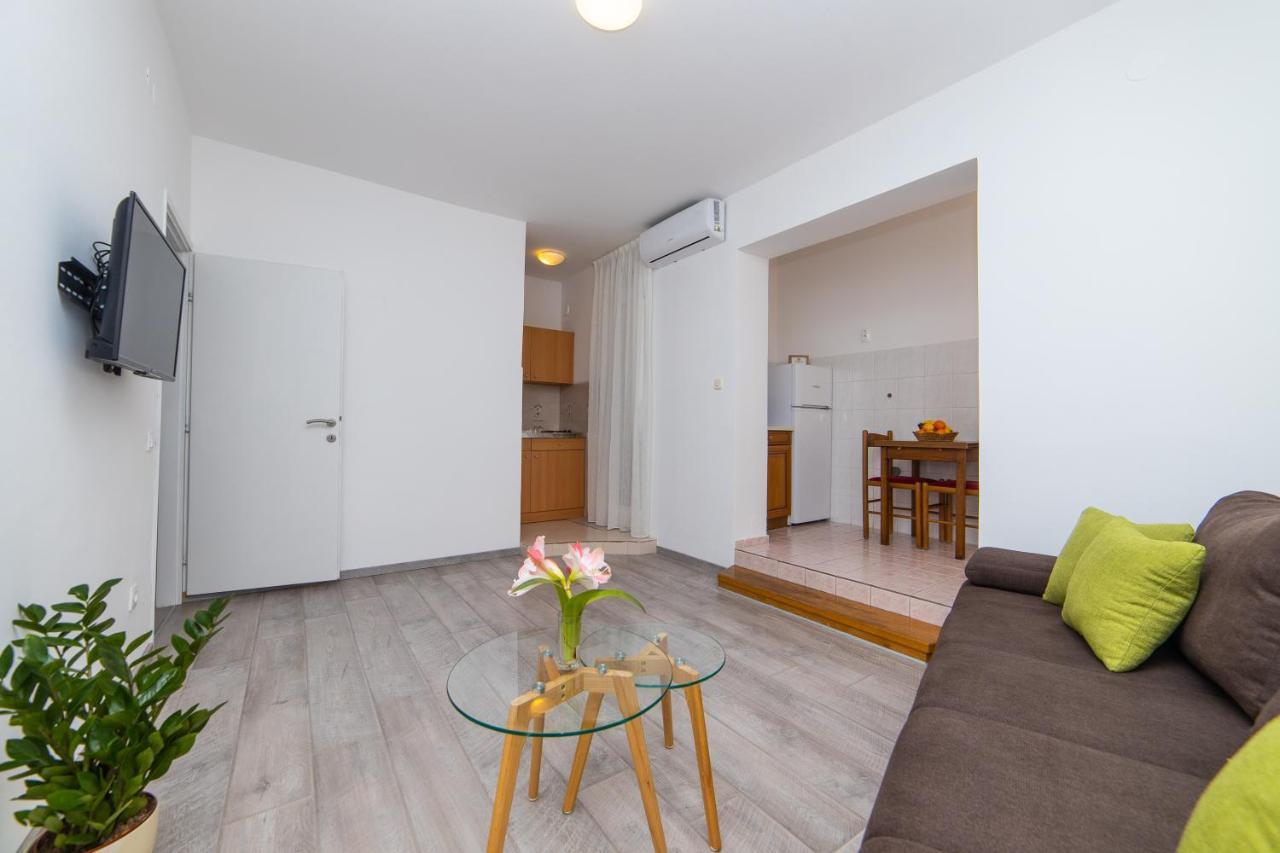 Apartmani Aida Živogošće エクステリア 写真