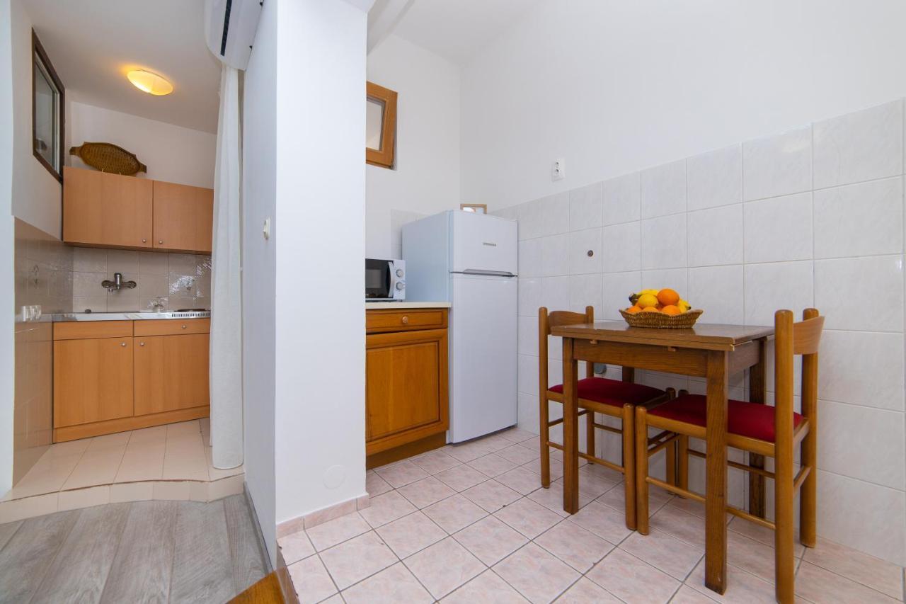 Apartmani Aida Živogošće エクステリア 写真