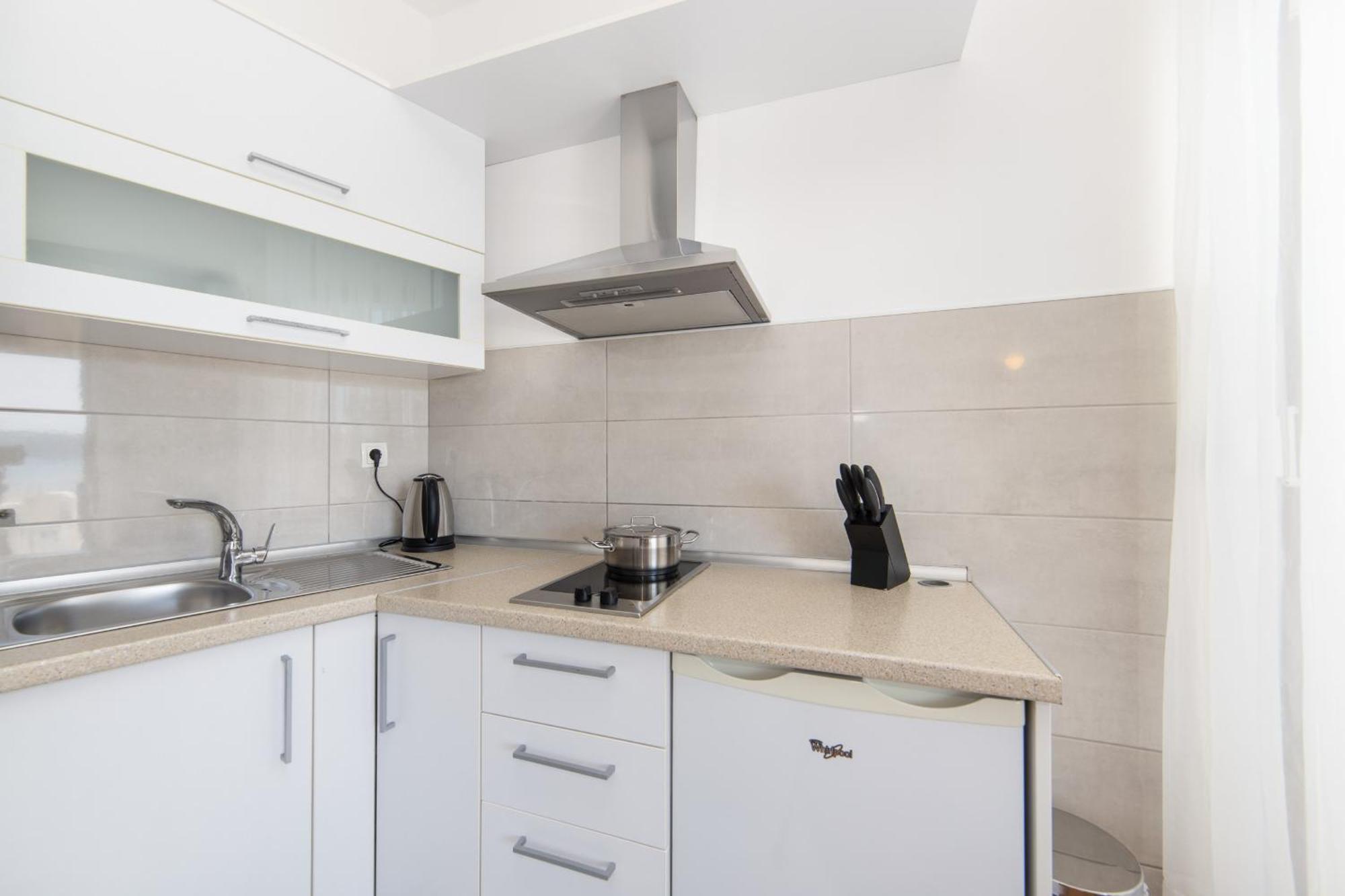 Apartmani Aida Živogošće エクステリア 写真