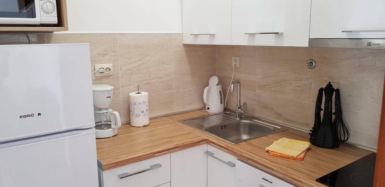 Apartmani Aida Živogošće エクステリア 写真